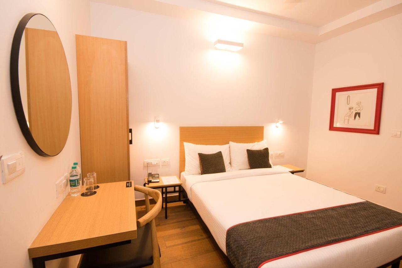 Hotel Vemara Панаджи Екстериор снимка