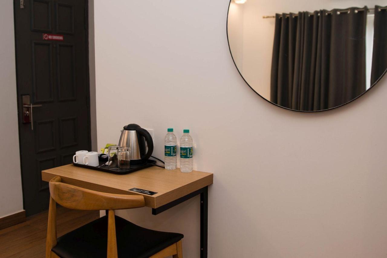 Hotel Vemara Панаджи Екстериор снимка