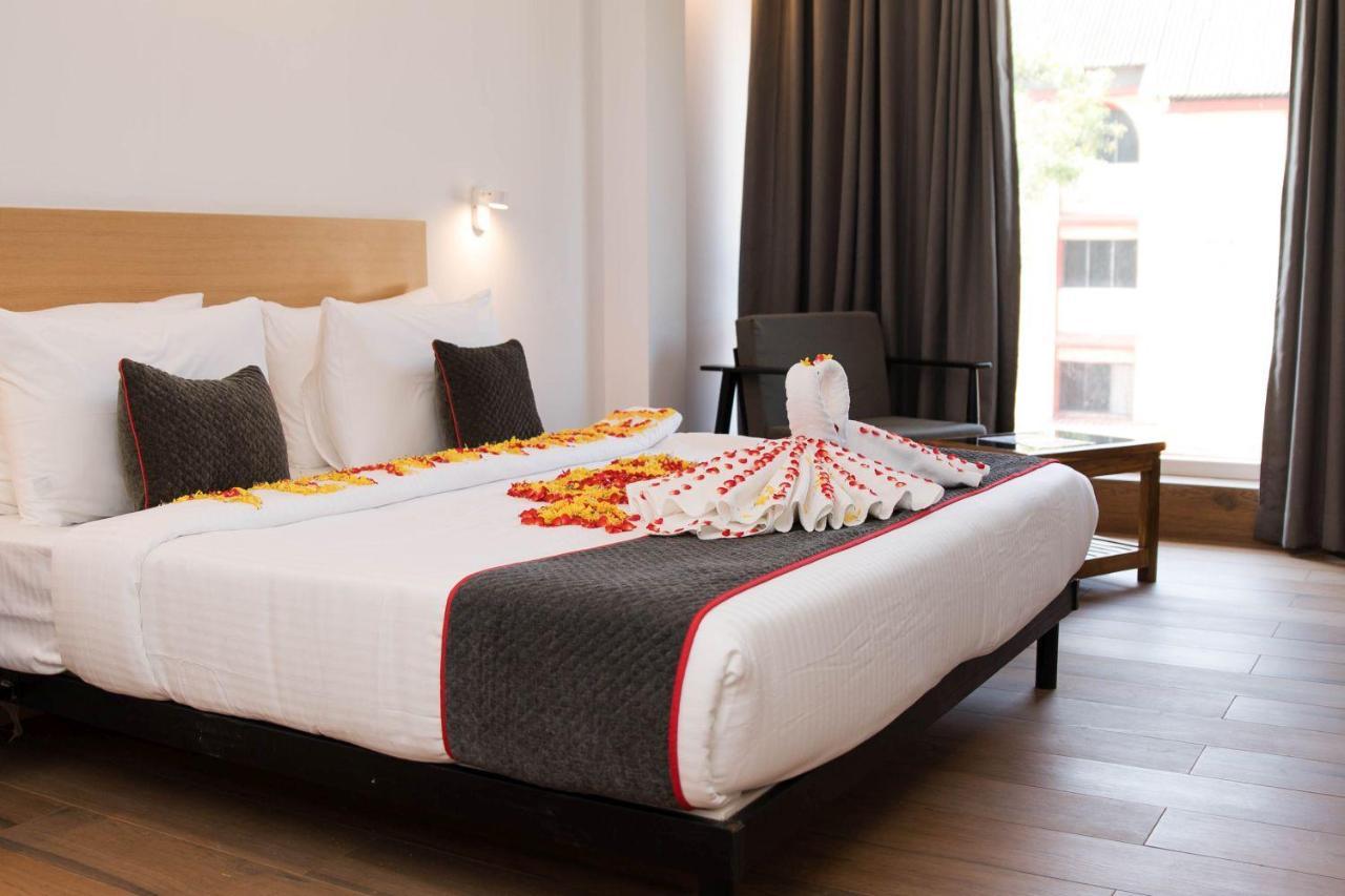 Hotel Vemara Панаджи Екстериор снимка
