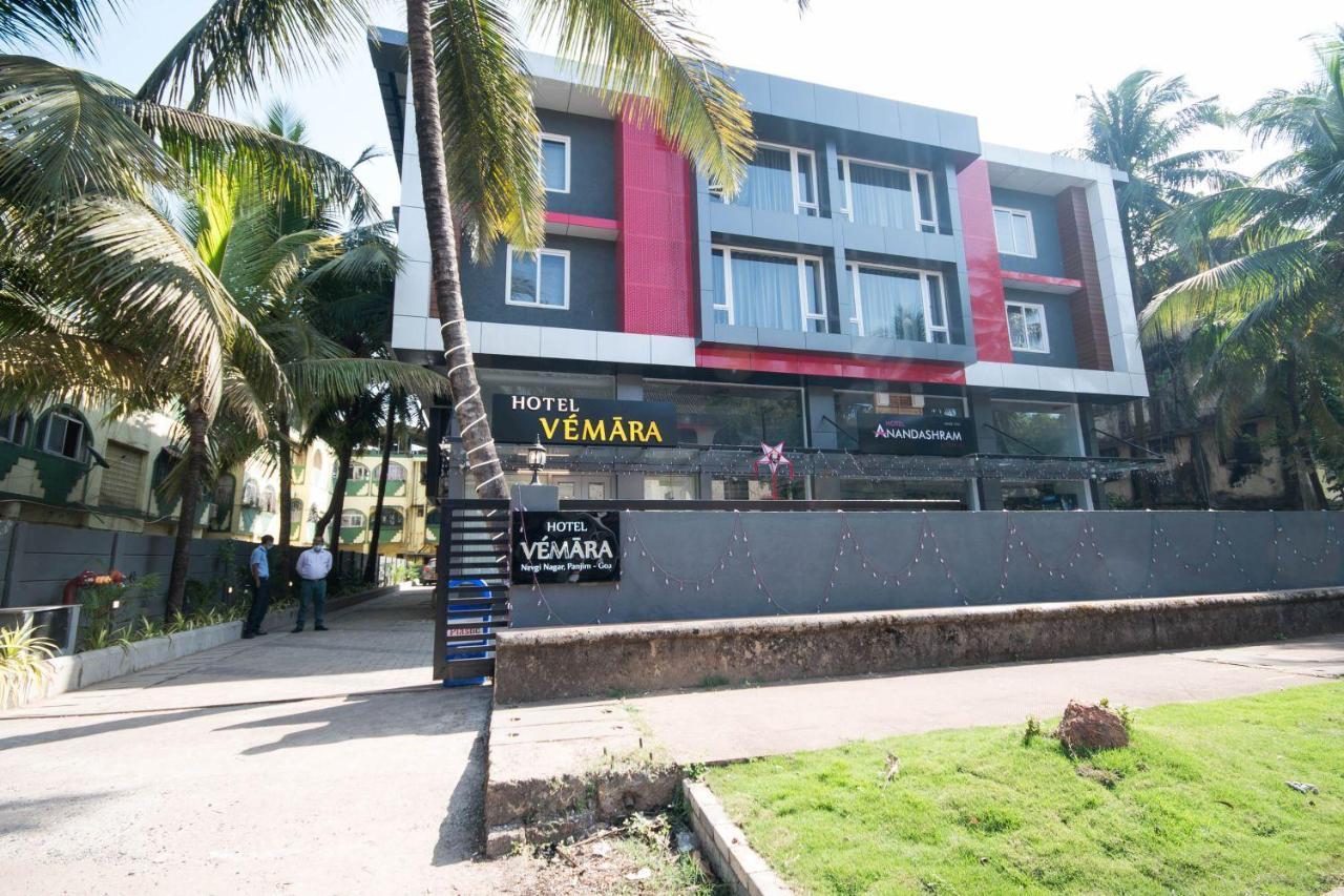 Hotel Vemara Панаджи Екстериор снимка