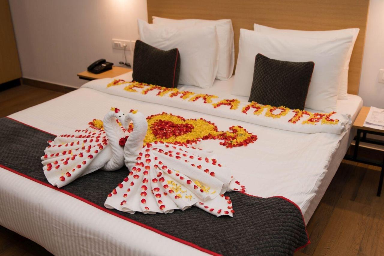Hotel Vemara Панаджи Екстериор снимка